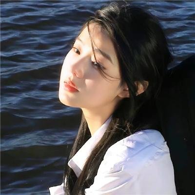 关于前辈很烦人的事封面